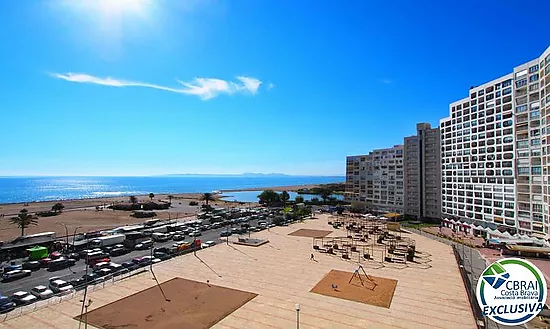 ÀNCORA Penthouse with two bedrooms and a large terrace with sea views and a tourist license