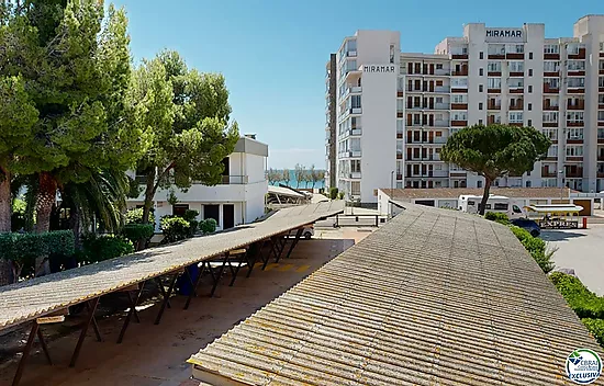 2-bedroom apartment 100 metres from the beach