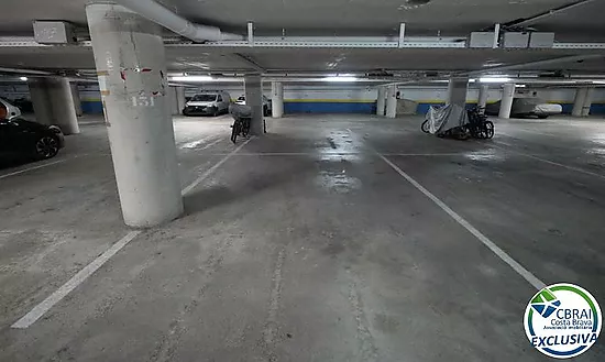 Place de parking privée en sous-sol