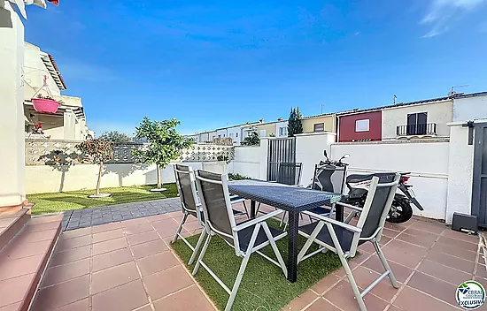 Hermosa Casa en Venta con 3 Dormitorios y Garaje