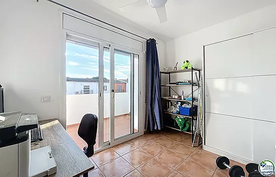 Hermosa Casa en Venta con 3 Dormitorios y Garaje