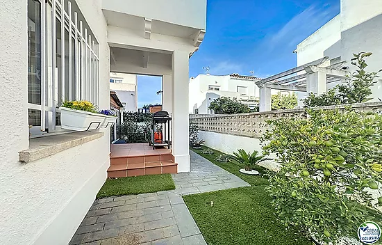 Hermosa Casa en Venta con 3 Dormitorios y Garaje