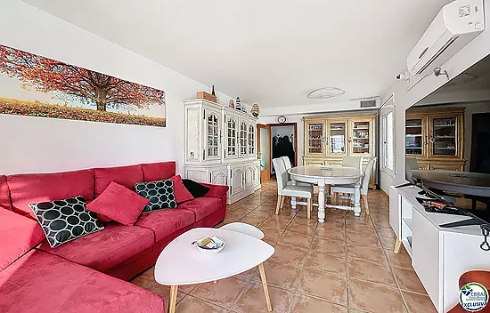 Hermosa Casa en Venta con 3 Dormitorios y Garaje