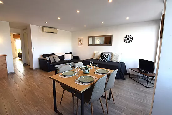 Empuriabrava, alquiler, apartamento  4 personas con vistas a canal