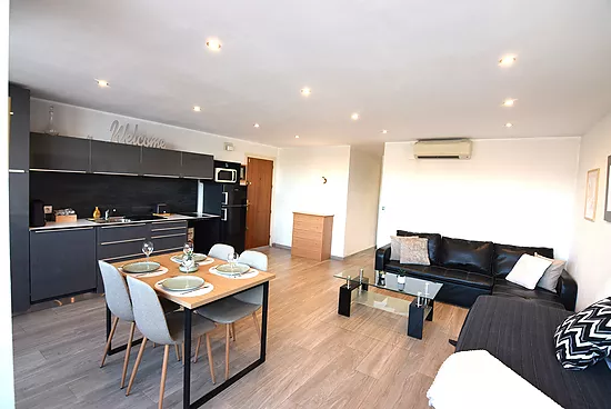 Empuriabrava, alquiler, apartamento  4 personas con vistas a canal