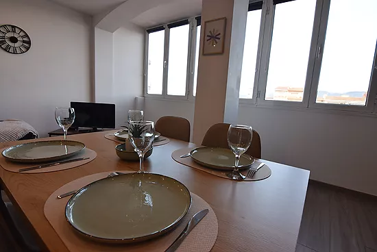 Empuriabrava, alquiler, apartamento  4 personas con vistas a canal