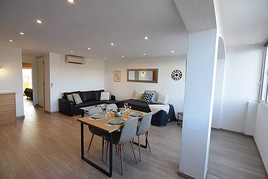 Empuriabrava, alquiler, apartamento  4 personas con vistas a canal