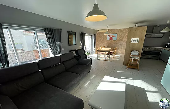 APPARTEMENT ENSOLEILLÉ ET RÉNOVÉ, 3 CHAMBRES, 2 SALLES DE BAINS À 150 M DE LA PLAGE, PROCHE DE TOUS 