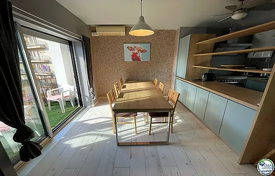 APARTAMENTO SOLEADO, REFORMADO, 3 DORMITORIOS, 2 BAÑOS A 150 M DE LA PLAYA, CERCA DE TODOS LOS SERVI