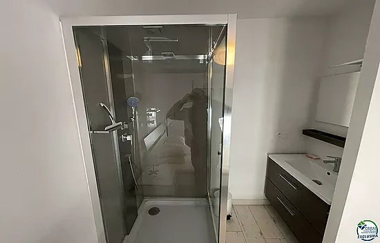 APPARTEMENT ENSOLEILLÉ ET RÉNOVÉ, 3 CHAMBRES, 2 SALLES DE BAINS À 150 M DE LA PLAGE, PROCHE DE TOUS 