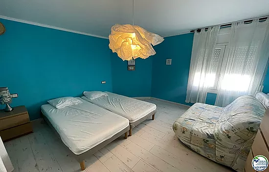 APARTAMENTO SOLEADO, REFORMADO, 3 DORMITORIOS, 2 BAÑOS A 150 M DE LA PLAYA, CERCA DE TODOS LOS SERVI