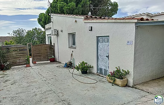 3 BEDROOM HOUSE IN ROSES, RENOVATED, OASIS OF TRANQUILITY