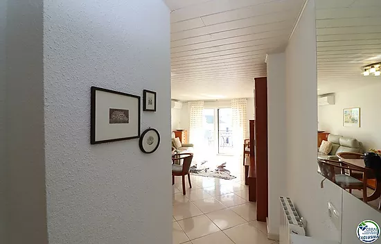 Charmant appartement à vendre à Empuriabrava avec vue sur le canal