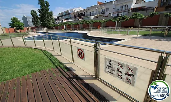 PUIG ROM EMPURIABRAVA Appartement de deux chambres, piscine commune et licence touristique