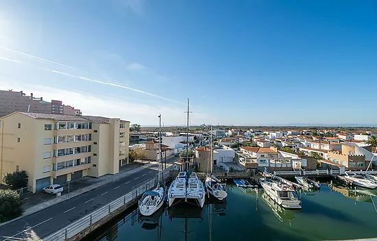 GRANDE TERRASSE ET VUE MER AVEC HUTG