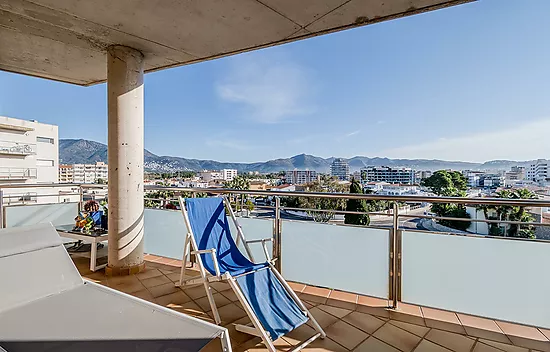 GRANDE TERRASSE ET VUE MER AVEC HUTG