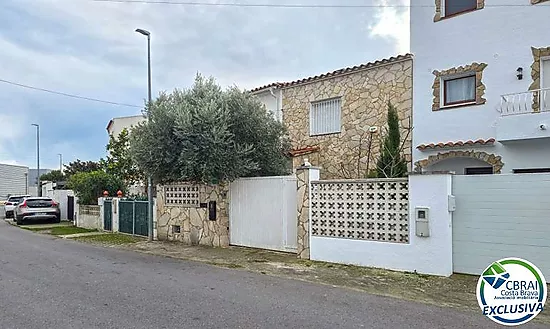 Maison Individuelle à Empuriabrava - À Vendre