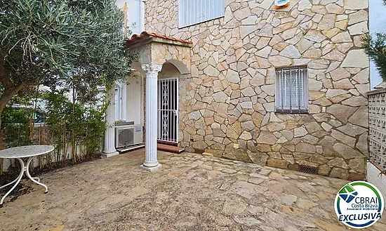 Maison Individuelle à Empuriabrava - À Vendre