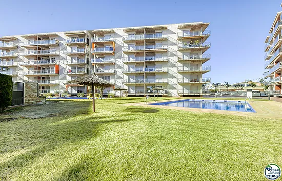 Appartement à vendre à Santa Margarita, Roses – avec terrasse ensoleillée et 3 piscines!