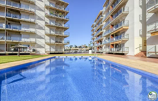 Appartement à vendre à Santa Margarita, Roses – avec terrasse ensoleillée et 3 piscines!