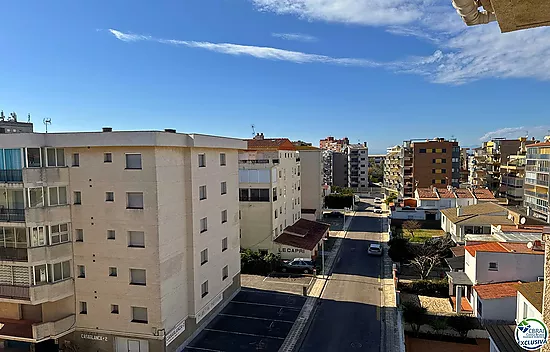 BEL ET TRÈS LUMINEUX APPARTEMENT DE 2 CHAMBRES À SANTA MARGARITA, À 300 MÈTRES DE LA PLAGE.