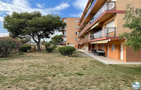 Estudio en zona natural de ensueño, sobre la zona natural de la playa de la Rubina de Empuriabrava