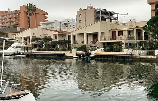 Casa de Pescadors con amarre privado en Santa Margarita Rosas