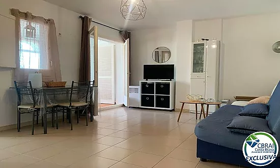 Bel appartement dans un quartier calme de Santa Margarita Roses