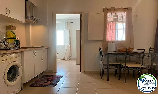 Bel appartement dans un quartier calme de Santa Margarita Roses