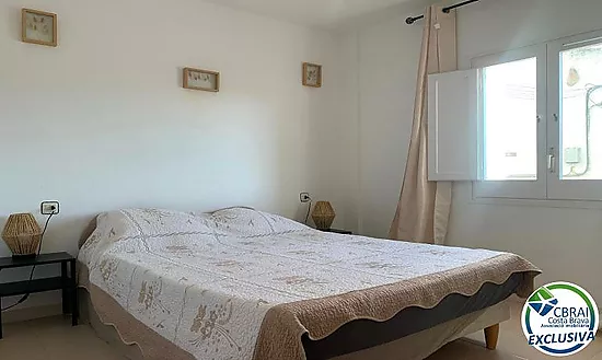 Bel appartement dans un quartier calme de Santa Margarita Roses