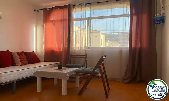 Bel appartement dans un quartier calme de Santa Margarita Roses