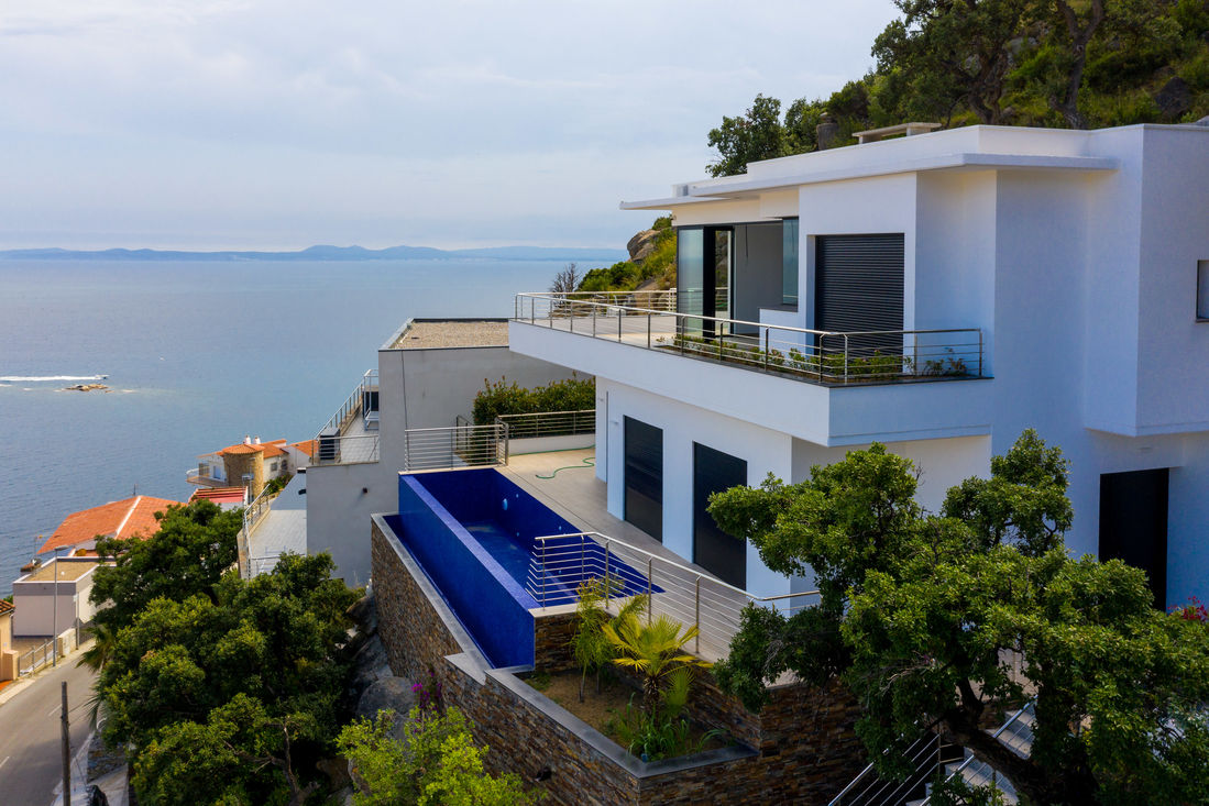 Rosas, Canyelles, en venta ,magnífica casa de nueva construcción con piscina y vistas inmejorables a