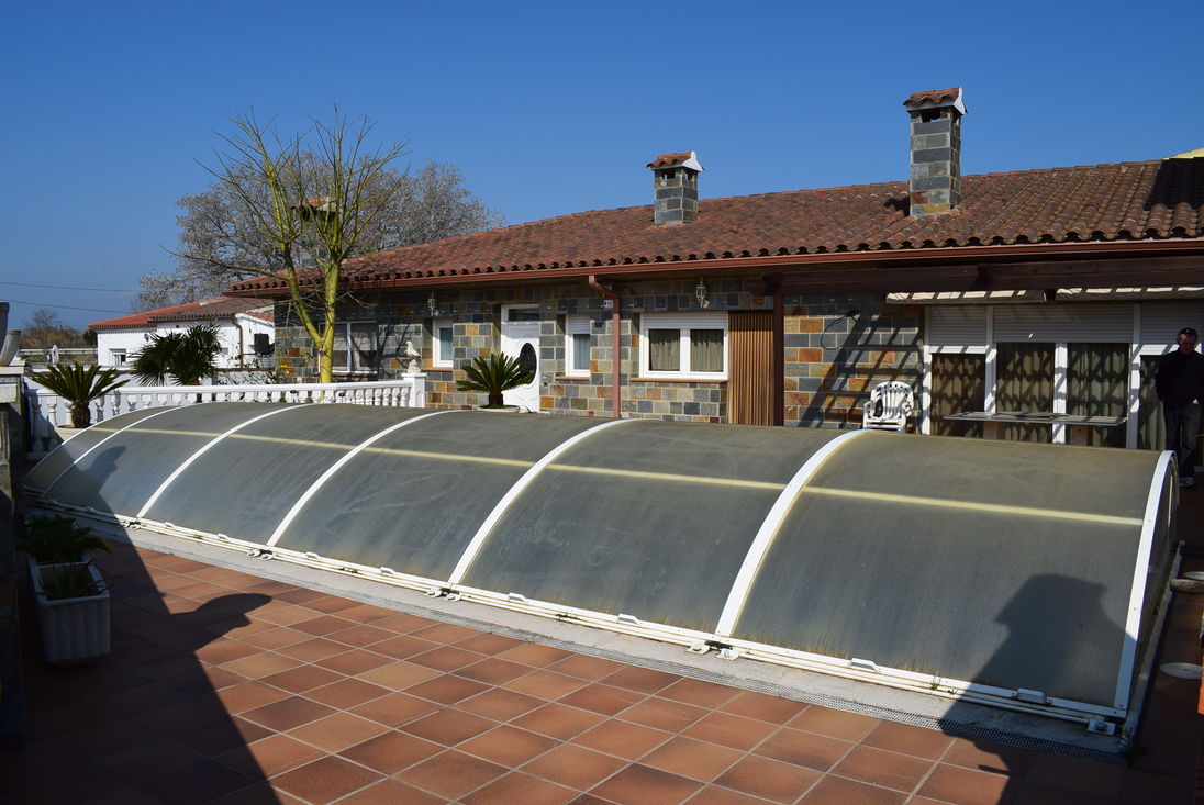 Castelló d'Empúries, casa en venta  de una sola planta, todo comfort con piscina climatizada