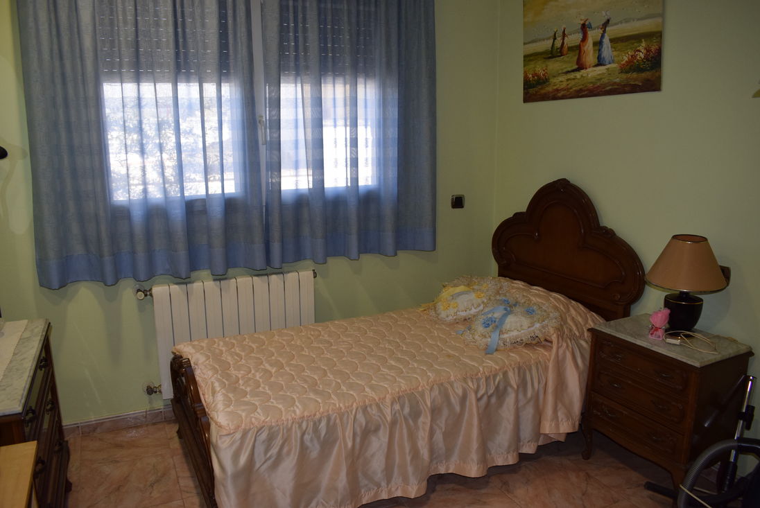 Castelló d'Empúries, house on ground floor for sale , full comfort and heated pool