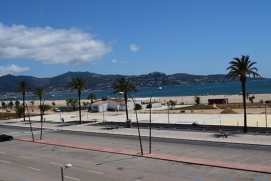 Empuriabrava, à louer, appartement  pour 6 personnes en toute première ligne de plage,proche du cent